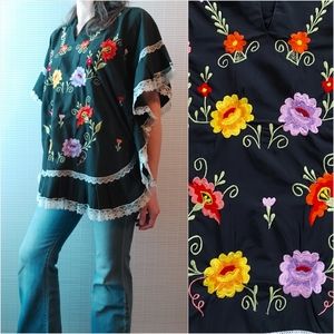 VINTAGE Poncho Top Floral Embroidered Lace Trim Large XL